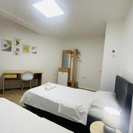 Pristinanest Hotel Екстериор снимка