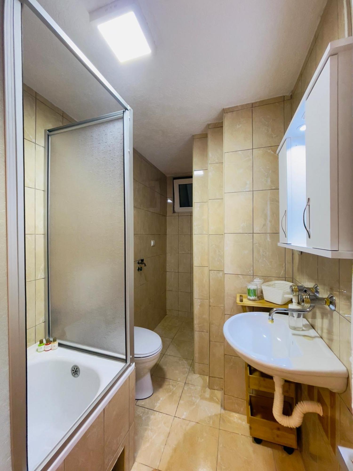 Pristinanest Hotel Екстериор снимка
